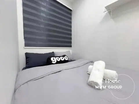 Room In Jalan Rusa Walk To Ksl Jchome By Mwm جوهر بهرو شقة